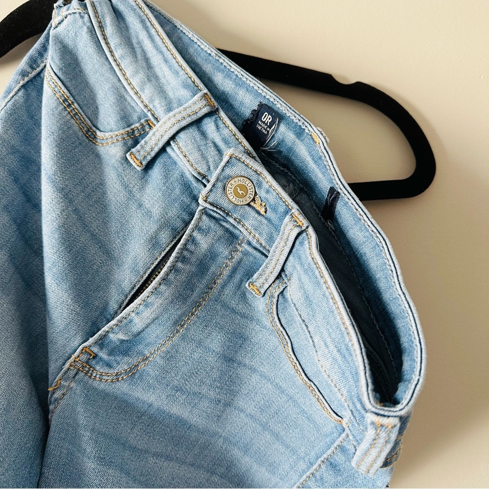 Low rise skinny distressed Hollister Jeans 💜
